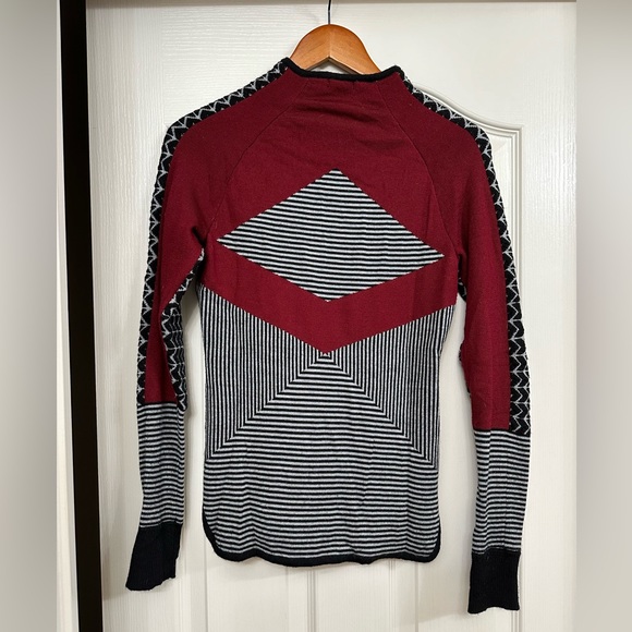 Smartwool XS, long-sleeved sweater, zip front. - Picture 2 of 3